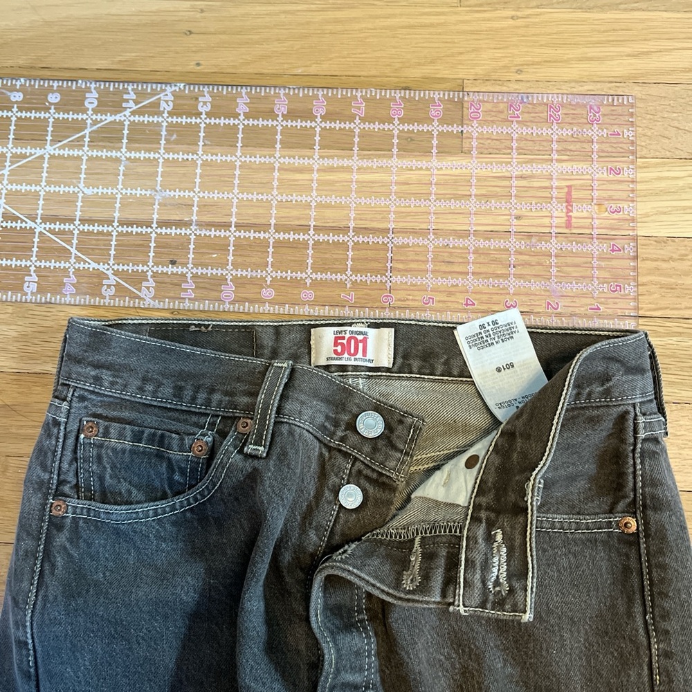 Brown Levi’s jeans size 26